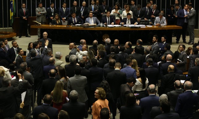 Veja Como Votaram Os Deputados De Goiás No Processo Contra Temer ...