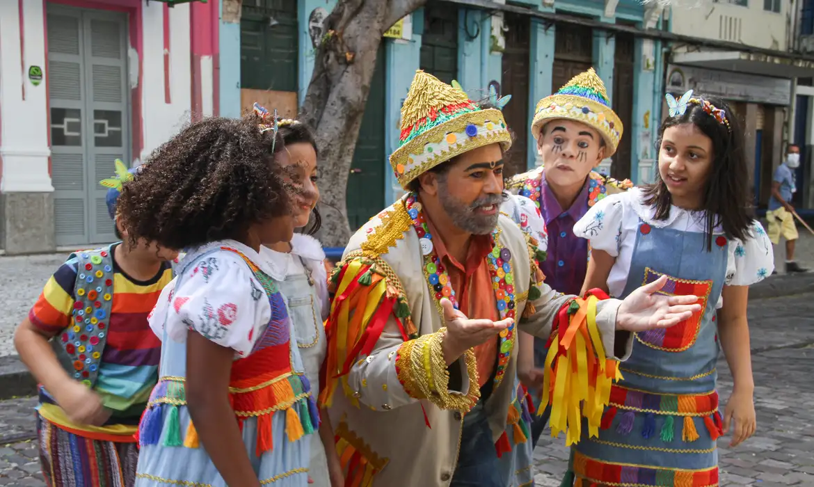 2021_foto_gianny_melo_cenas_rua_do_bom_jesus_333_mateus_e_criancas